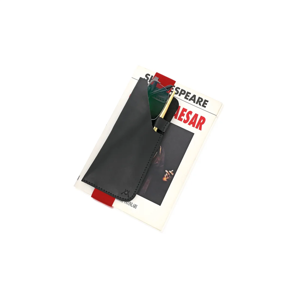 Siyah Deri Kitap Aksesuarı
